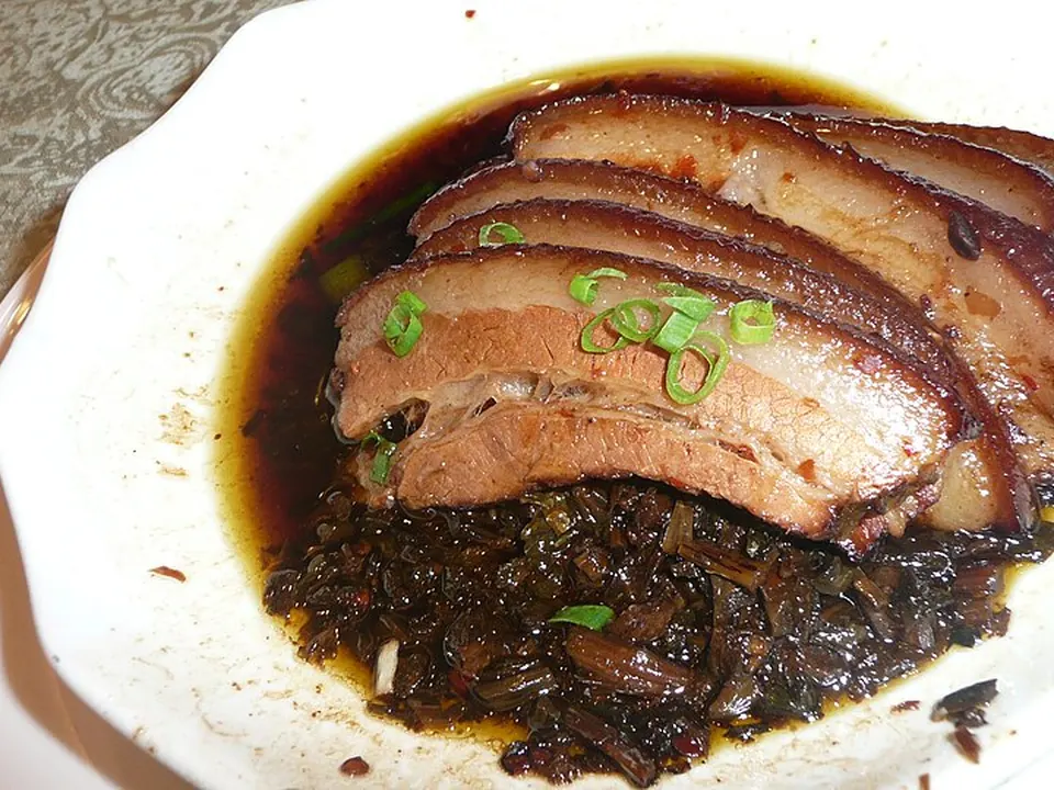 梅菜扣肉, photo 2 of 3