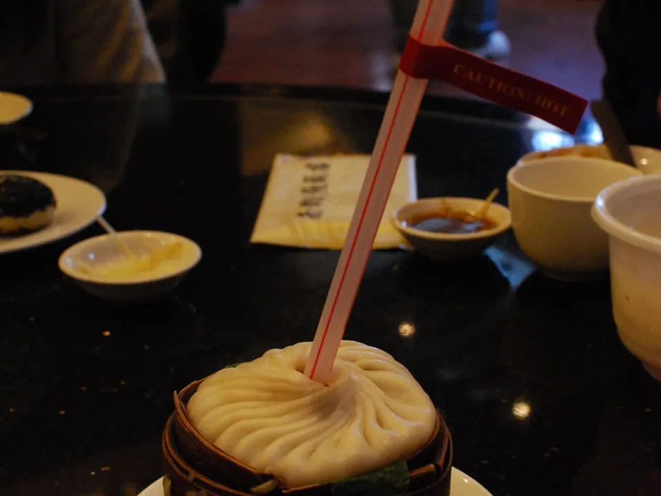 蟹黄汤包, photo 3 of 3