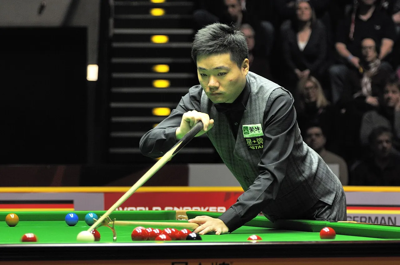 Ding Junhui, photo 2 of 3