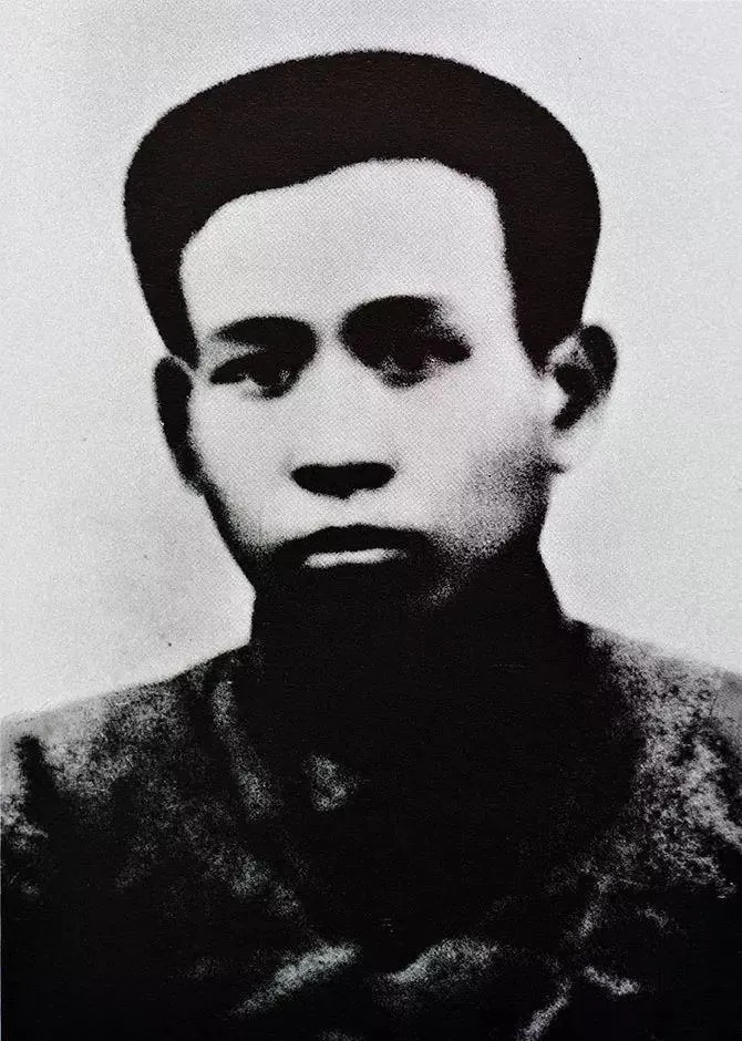 Liu Shaoqi, photo 1 of 1