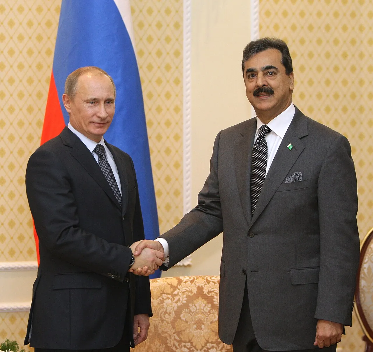 Yousaf Raza Gilani, photo 2 of 2