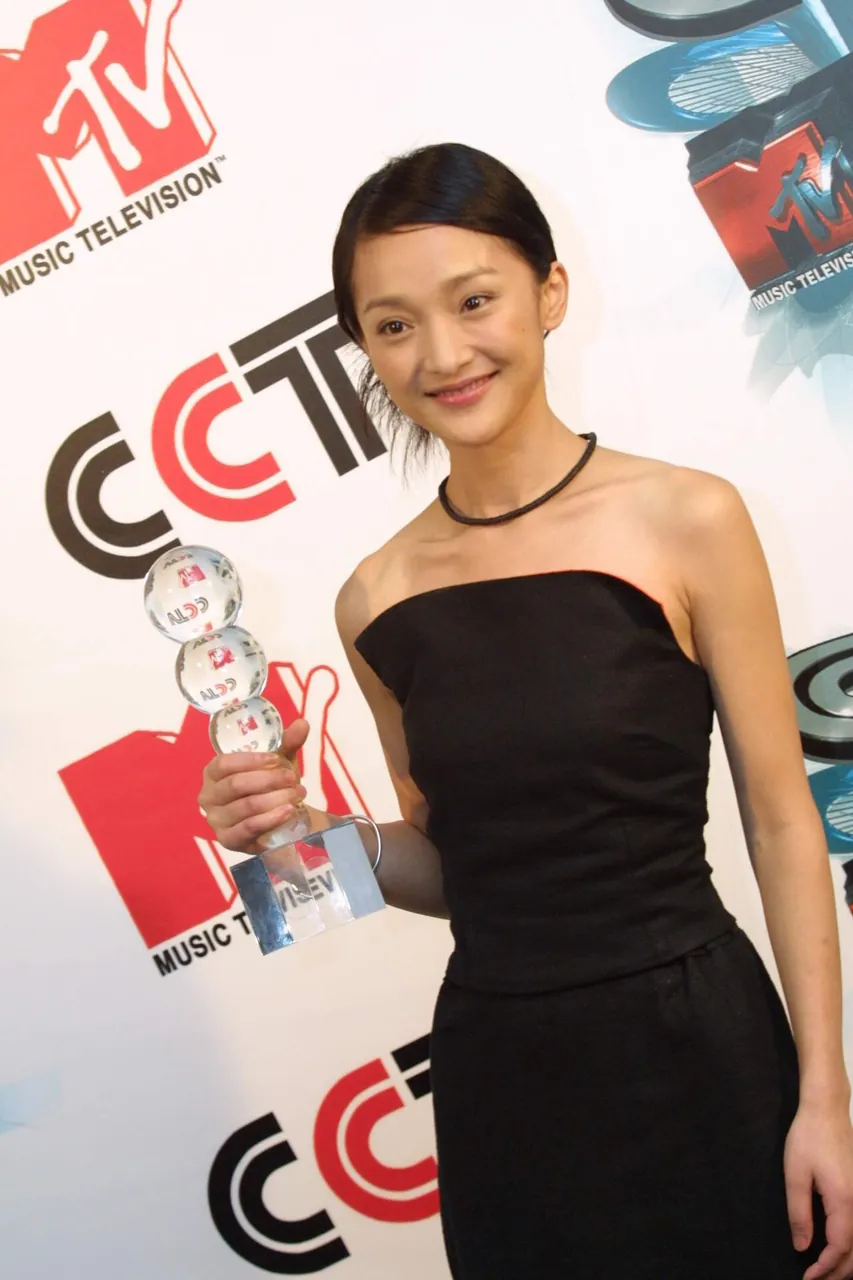 Zhou Xun, photo 3 of 3