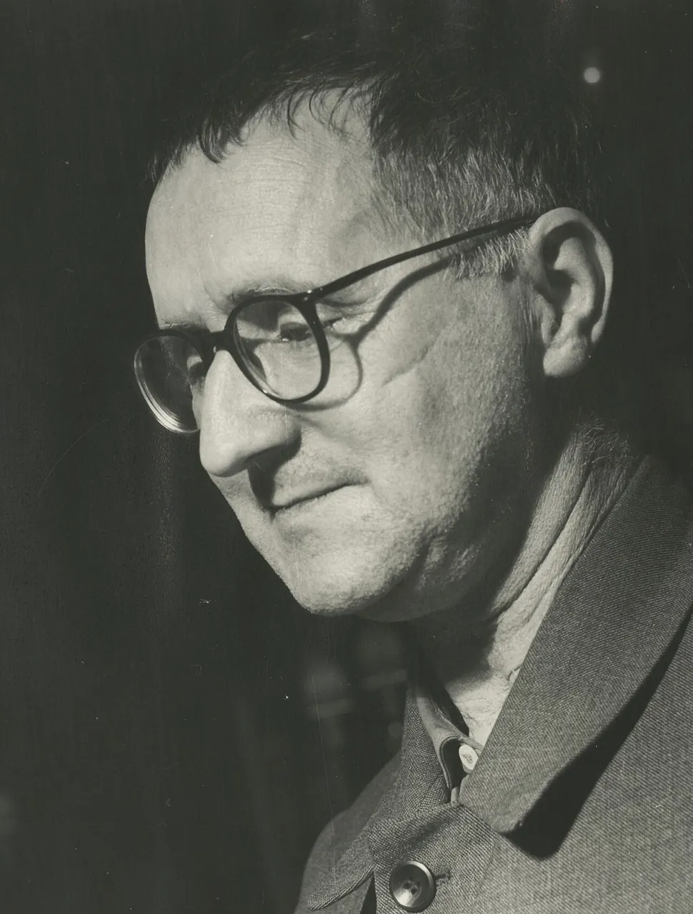 Bertolt Brecht, photo 3 of 3