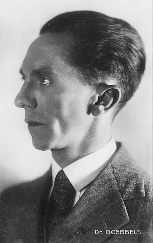 Joseph Goebbels, photo 2 of 2