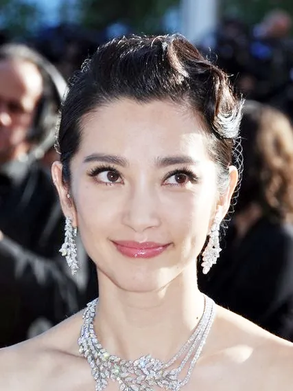Li Bingbing, photo 1 of 3