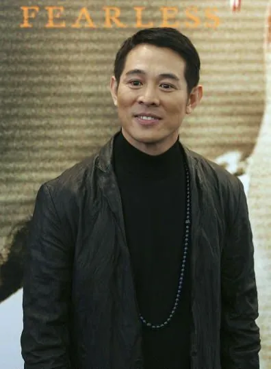 Jet Li, photo 2 of 3