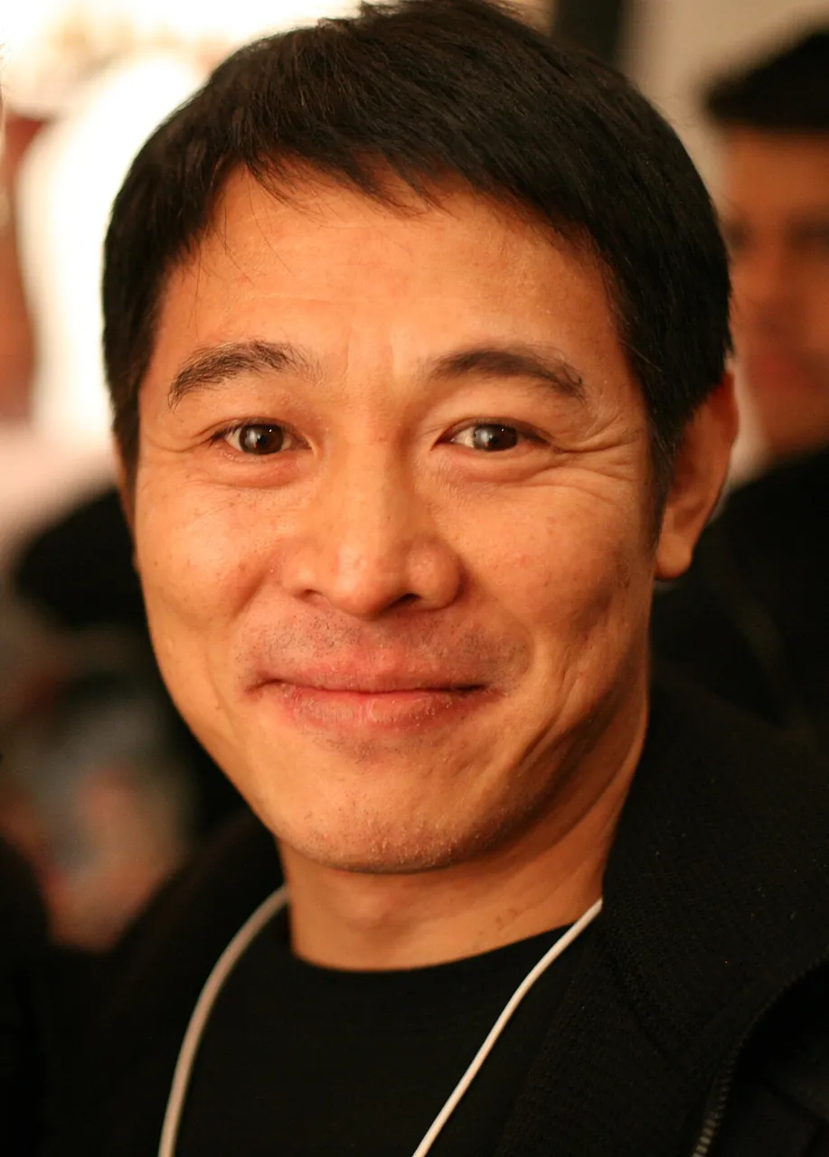 Jet Li, photo 1 of 3