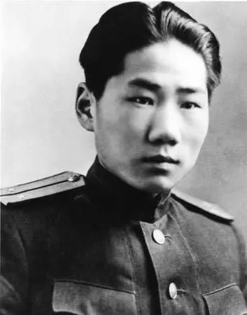 Mao Anying, photo 1 of 2
