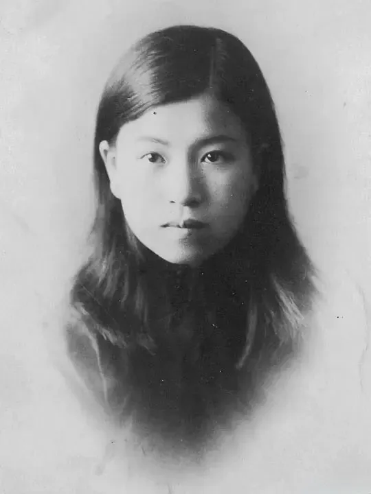 Jiang Qing, photo 2 of 3