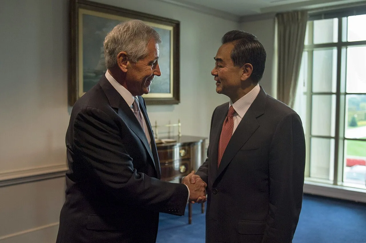 Wang Yi, photo 2 of 2