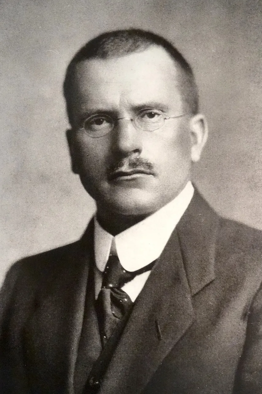 Carl Jung, photo 1 of 2