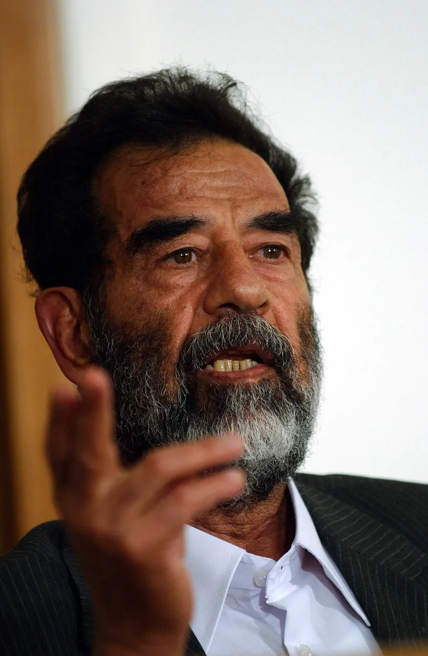 Saddam Hussein, photo 3 of 3