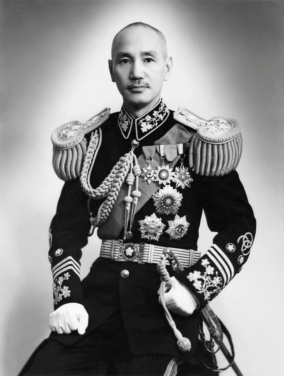Chiang Kai-shek, photo 1 of 3