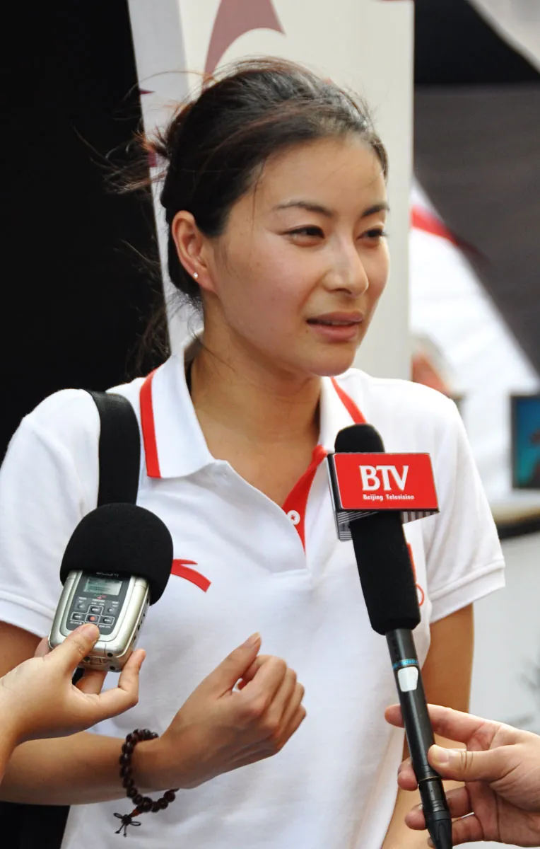 Guo Jingjing, photo 1 of 2